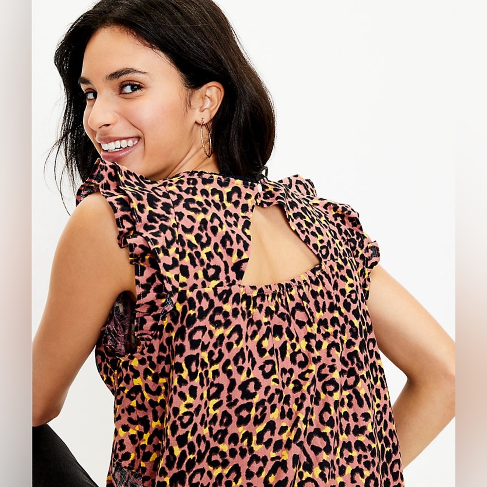 NWT Loft Print Cutout Back Ruffle Shell Pink Leopard Size Small - Picture 2 of 8
